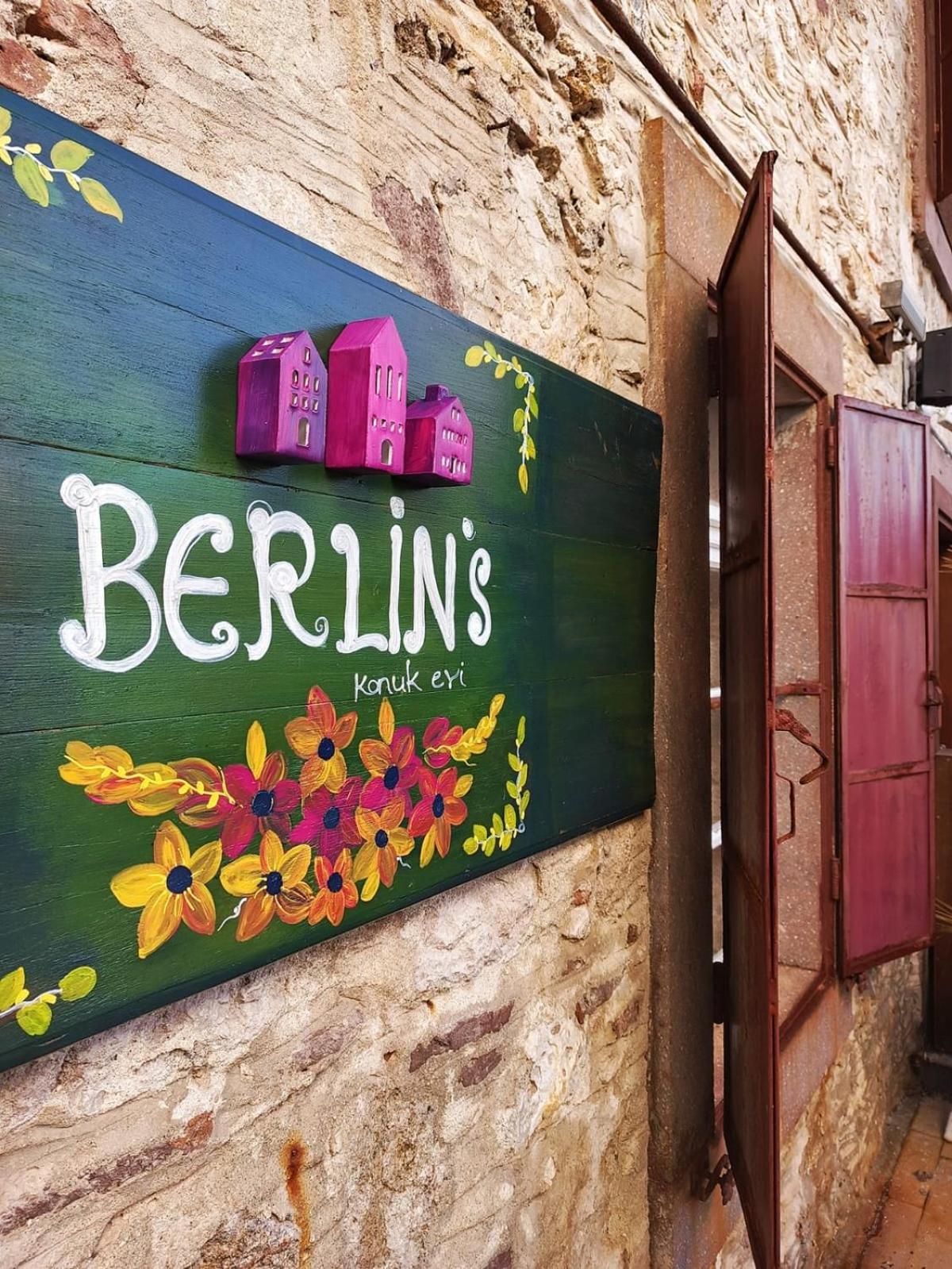 Berlin'S Guest House Urla Exterior photo